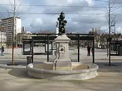 Fontaine d'un des deux squares