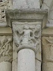 Chapiteau de la façade ouest de la Basilique Saint-Sauveur de Dinan