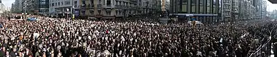 Photographie d'une foule lors d'une manifestation à Istanbul.