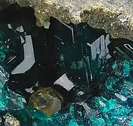 Dioptase et cérusite.