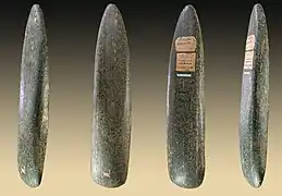 Hache polie en diorite période néolithique – Reims  France – Collection d’Alexis Damour.