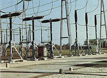 Disjoncteurs 245 kV dans un poste AIS