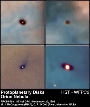 L'image présente un groupe d'étoiles jeunes dans la constellation d'Orion qui se trouvent en avant-plan d'une nébuleuse en émission