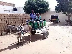 Distribution d'eau à la Cité ouvrière.