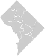 Le District de Columbia (informellement Washington, D.C.) et ses secteurs, enclavés entre les États de Virginie (frontière irrégulière côté inférieur gauche) et du Maryland (frontières droites).