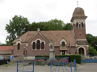 L'église et le monument aux morts