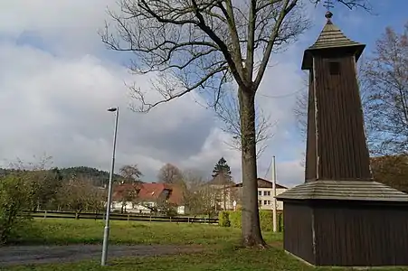 Tour-clocher en bois.