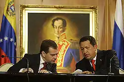 Dmitri Medvedev et Hugo Chávez à Caracas, novembre 2008.