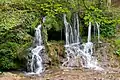 La cascade de Dokuzak près du village de Stoilovo à Malko Tarnovo dans le parc naturel de Strandzha. Mai 2019.