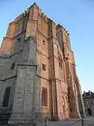 La tour septentrionale de la cathédrale Saint-Samson.