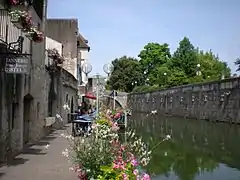 Tannerie de son père Jean Joseph à Dole