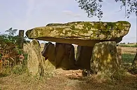 Dolmen de Berneuil n°2.