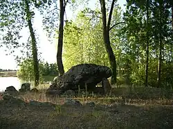 Le Dolmen de la Pierre Levée