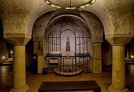 Madone romane (vers 1300) dans la crypte.