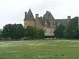 Vue extérieure du château.