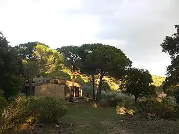 Un ensemble bâti et paysager situé en secteur Agricole Monument Historique.