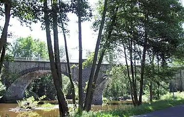 Le pont ferroviaire.