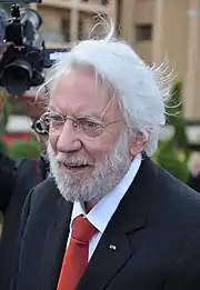 Donald Sutherland interprète Nathan Templeton, président de la Chambre des représentants.