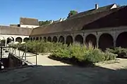 Cloître et jardin aux herbes