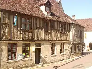 Maisons à colombages dans la grand-rue.