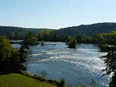 Îles en amont de Lalinde.