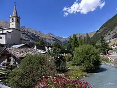 Le Doron sous l'église de Termignon.