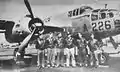 Membres d'équipage du North American B-25 Mitchell à l'aéroport international de Bisbee Douglas en 1944.