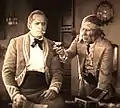 Dans Don X, fils de Zorro (1925), avec Douglas Fairbanks (à g.)