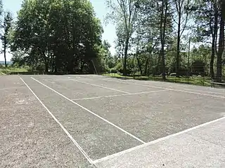 Court de tennis du stade.