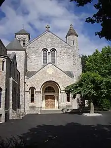 Abbaye des moines d'En-Calcat, l'église abbatiale.
