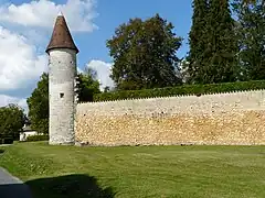 La tour d'angle sud-ouest.