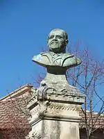 Buste d'Auguste Béraud à Monteux