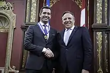 Description de l'image Dr Daniel Borsuk and Prime Minister Francois Legault.jpg.