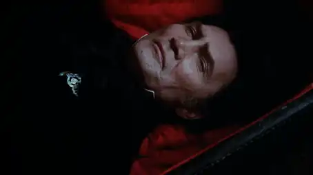Jack Palance dans Dracula et ses femmes vampires (1974), téléfilm réalisé par Dan Curtis sur un scénario de Richard Matheson.
