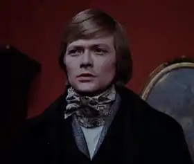 Arthur Holmwood, interprété par Simon Ward dans le film de 1974