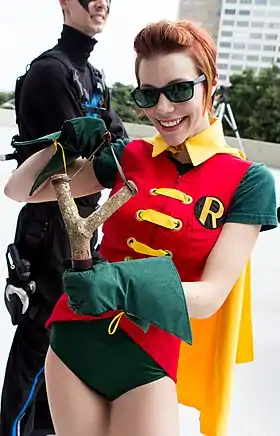 Cosplay de Carrie Kelley en Robin.