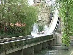 Dragon Falls à Chessington World of Adventures