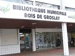 La médiathèque des Bois de Groslay à Drancy.