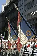 Drapeaux des 1er et 2e régiments étrangers.