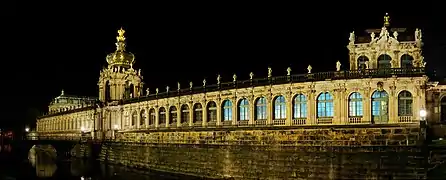 L'entrée du Zwinger par la Kronentor.