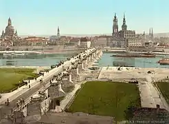 Vue de la vieille ville et du pont Auguste vers 1900.