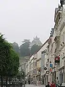 Le cœur de ville, la colline de la chapelle royale.