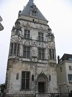 Au premier étage du Beffroi de Dreux (1512-1537).