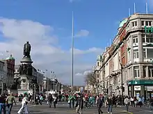 Photographie en couleur du Spire de Dublin.