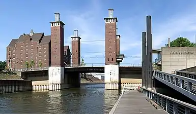 Le pont Schwanentorbrücke.