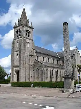 Dun-les-Places, l'église Sainte-Amélie.