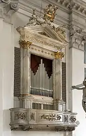 L'orgue de gauche.