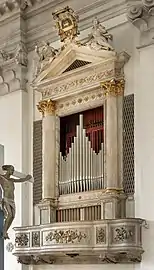 L'orgue de droite.