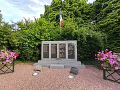 Monument aux morts, place de la mairie