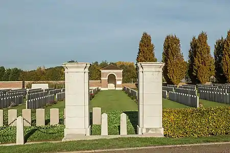 Le cimetière canadien.